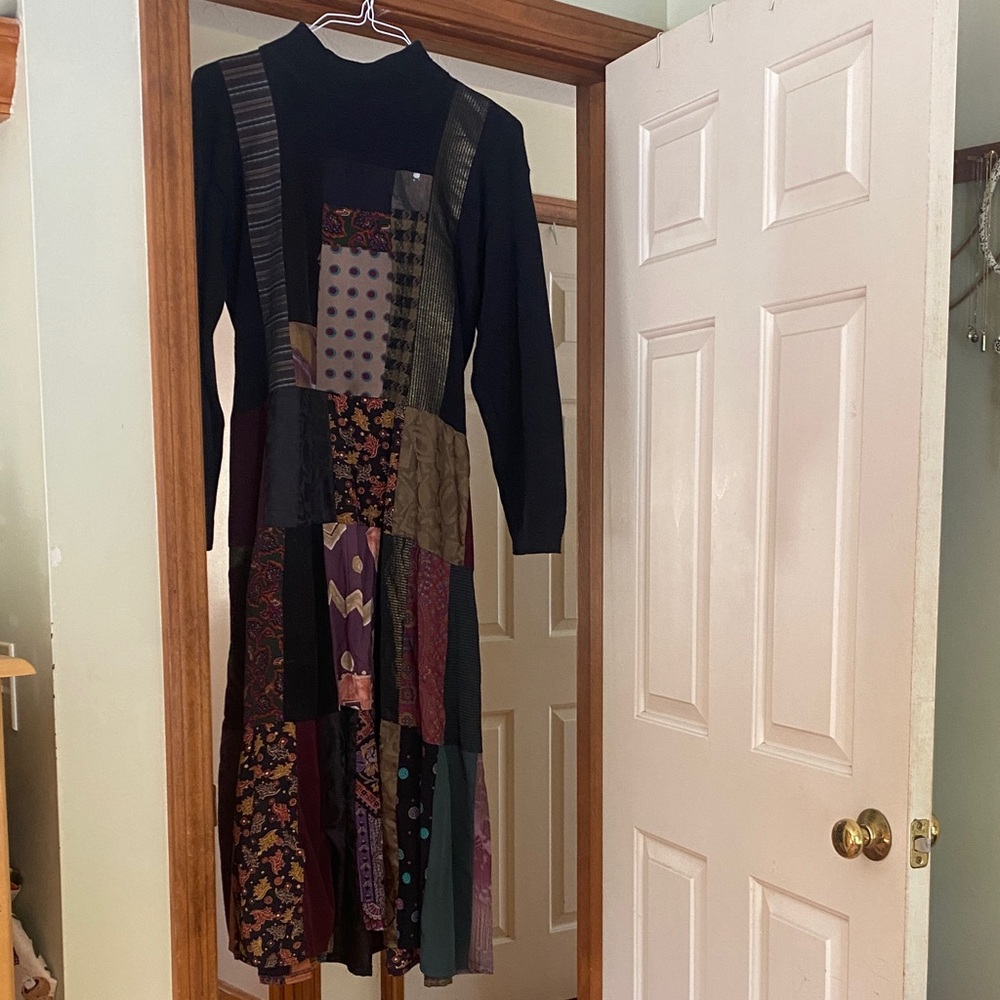 Donna Jessica Women’s patchwork silk and knit combo dress